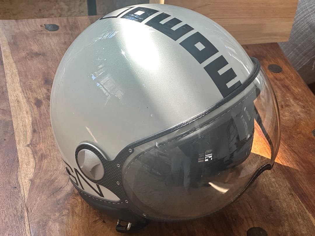 イタリア製MOMO モモ デザイン ジェットヘルメット　ファイター EVO 白