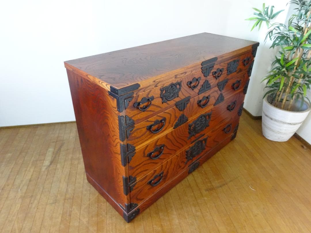 岩屋堂箪笥　菊幸　整理箪笥　チェスト　欅材　拭漆塗り　南部鉄器金具　伝統工芸品