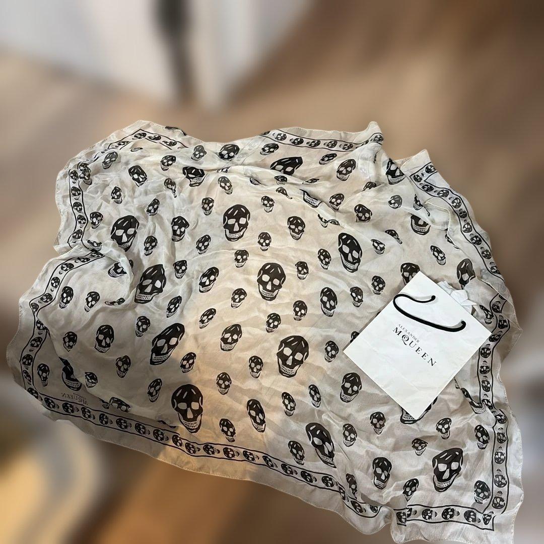 アレキサンダーマックイーンシルクスカル総柄大判スカーフバンダナ