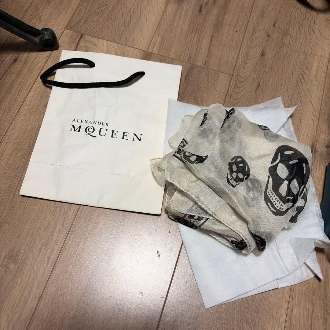 アレキサンダーマックイーンシルクスカル総柄大判スカーフバンダナ