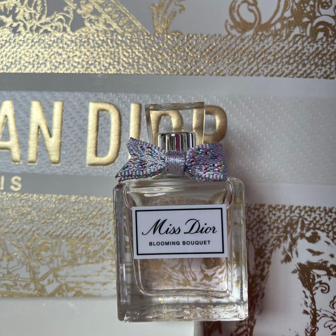 Dior ブルーミングブーケクリスマスコフレ2023(数量限定品)専用箱、袋付き