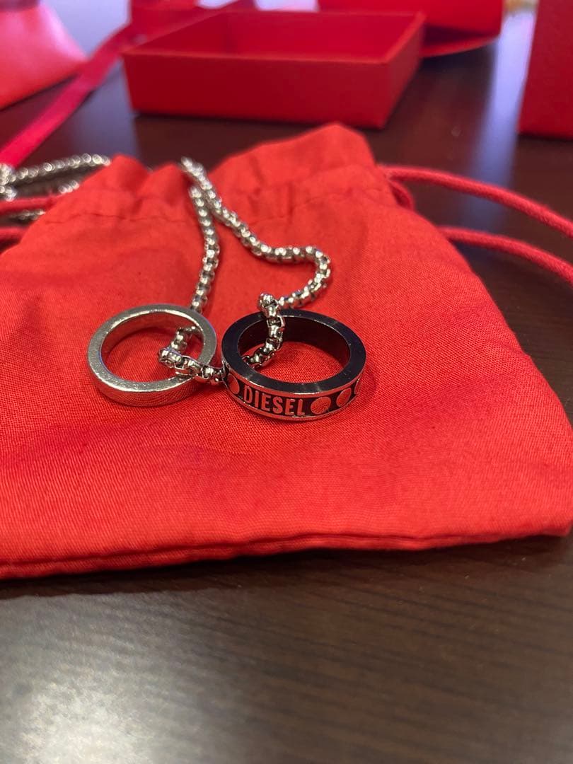 DIESEL 2つのリング ネックレス