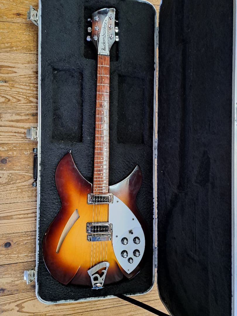 Rickenbacker 330 レアカラーモンテズマブラウン 2005年製