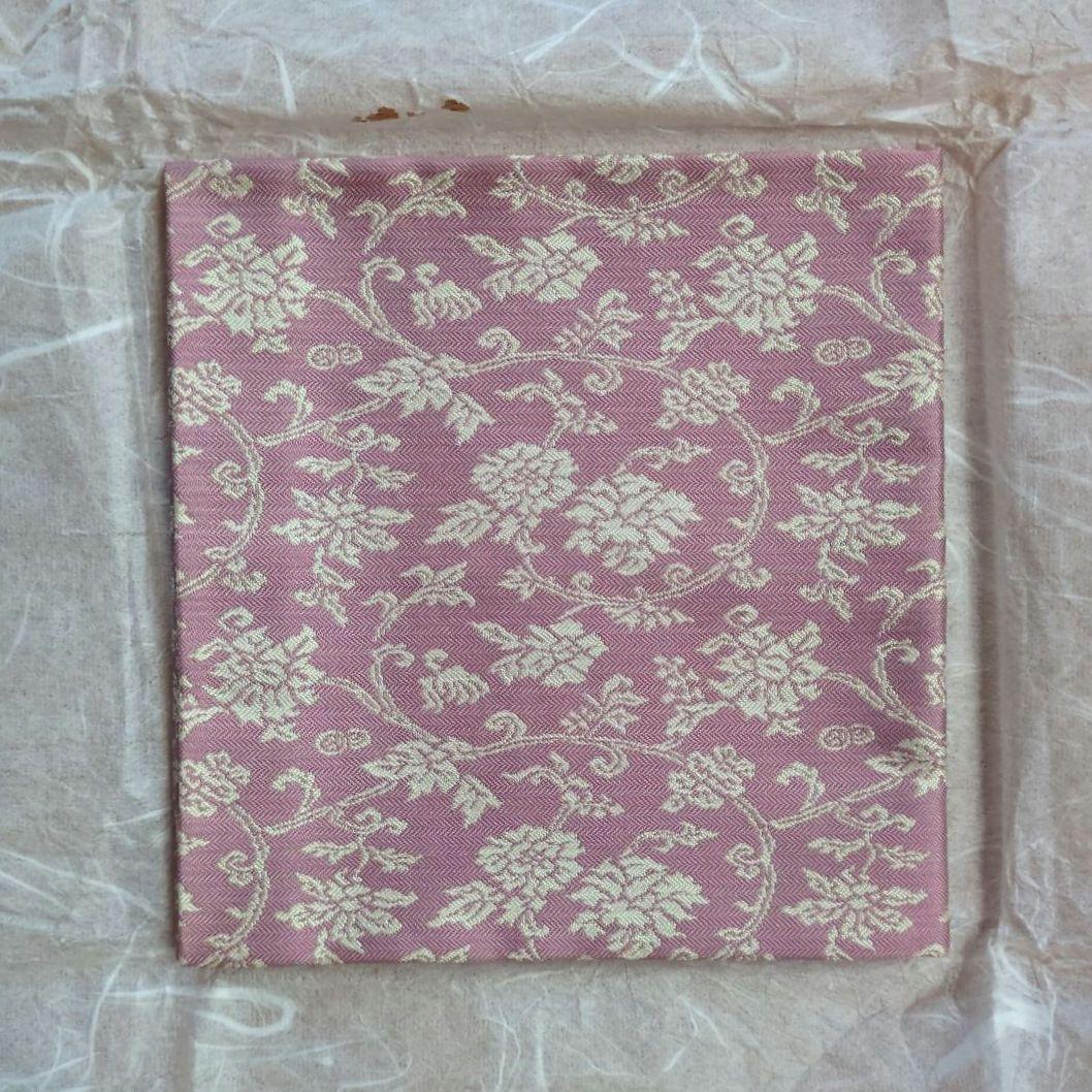 伝統的な和風花柄 ふくさ　出帛紗　袋師　土田友湖　桐箱入り　二重蔓牡丹唐草紹巴