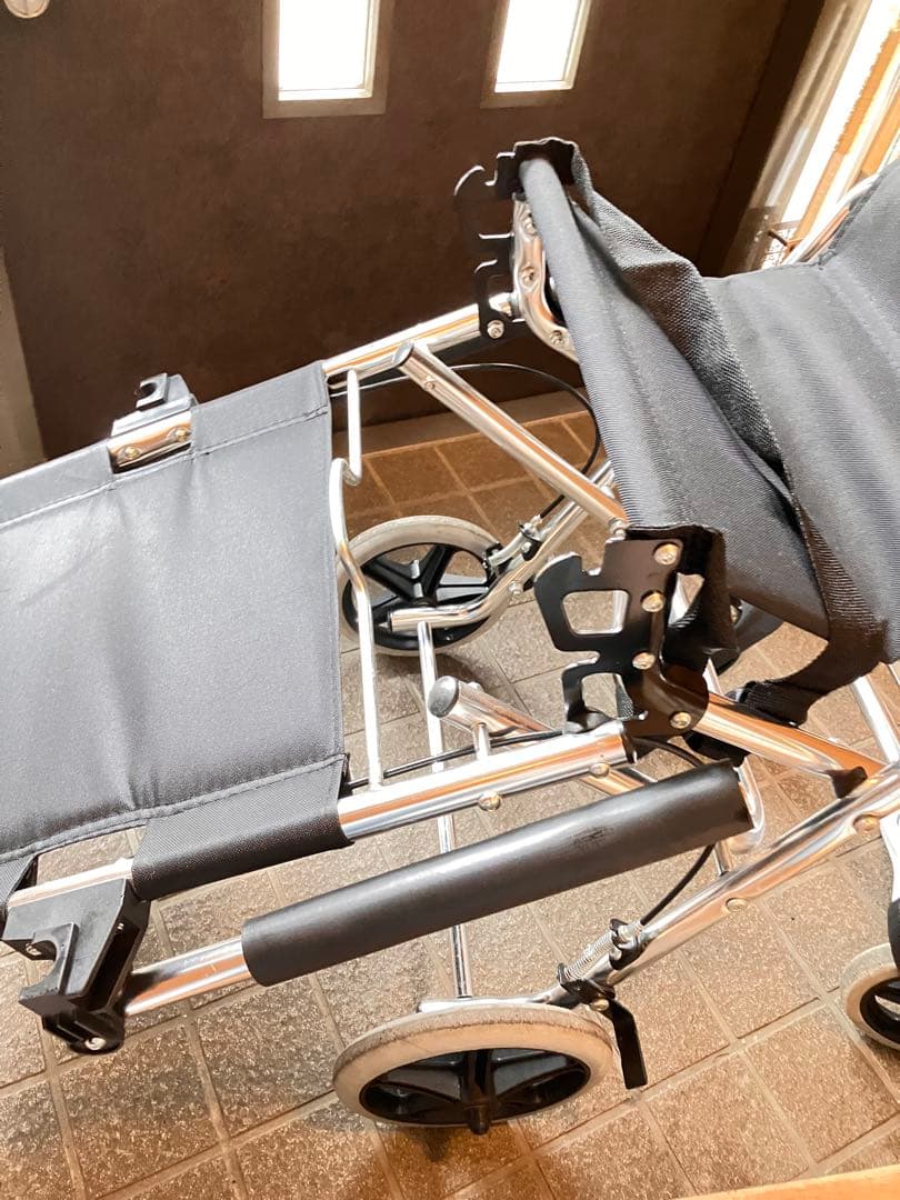 折りたたみ式介助用車椅子 黒