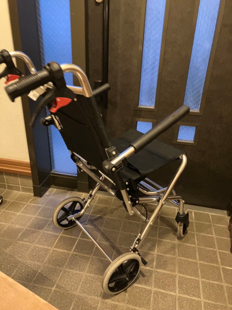 折りたたみ式介助用車椅子 黒