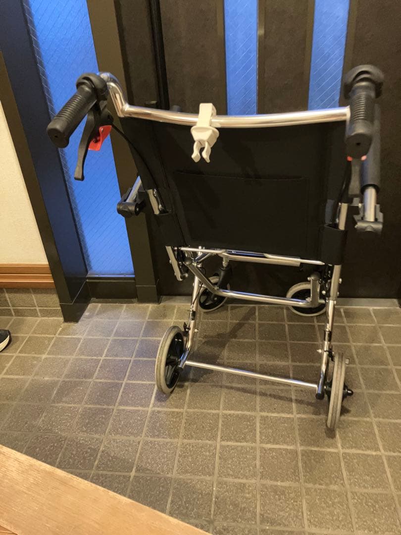 折りたたみ式介助用車椅子 黒