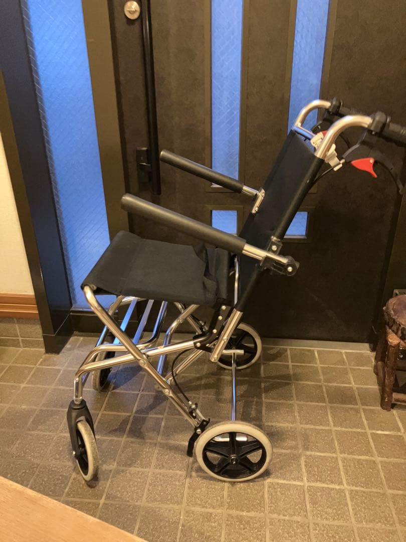 折りたたみ式介助用車椅子 黒