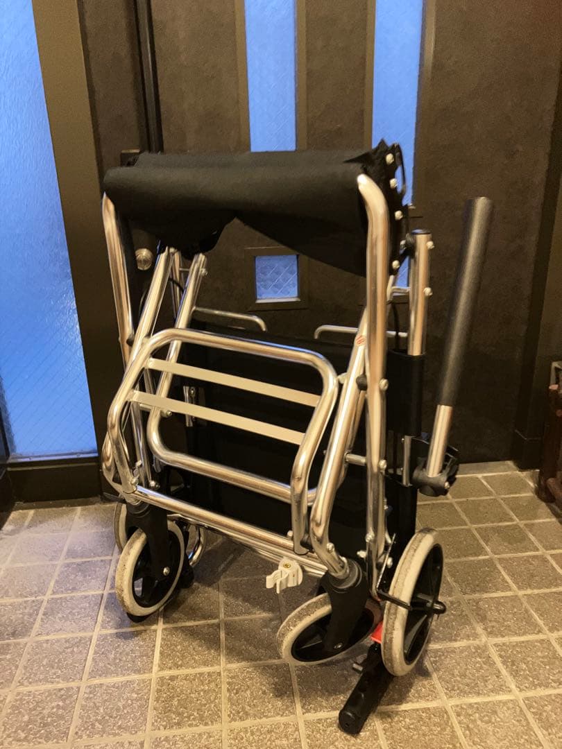 折りたたみ式介助用車椅子 黒