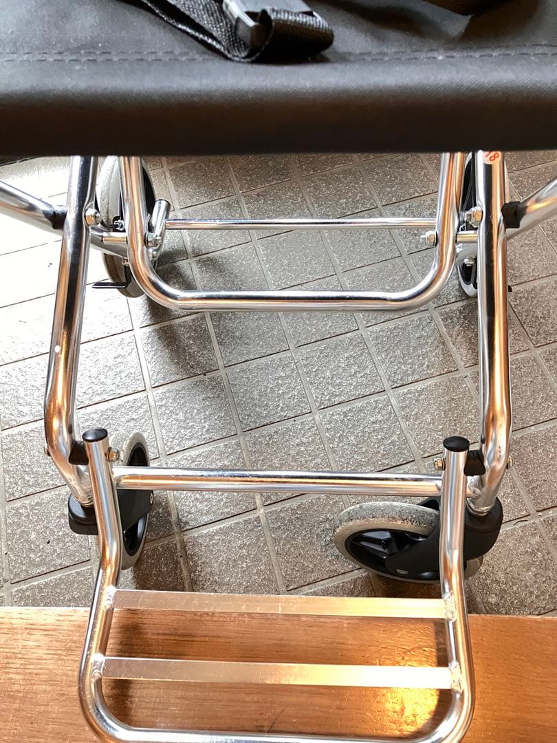 折りたたみ式介助用車椅子 黒