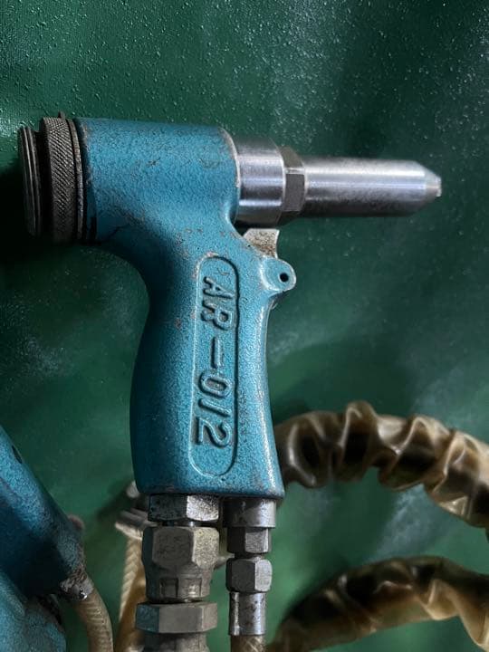 ロブスティック　ブラインドリベッター