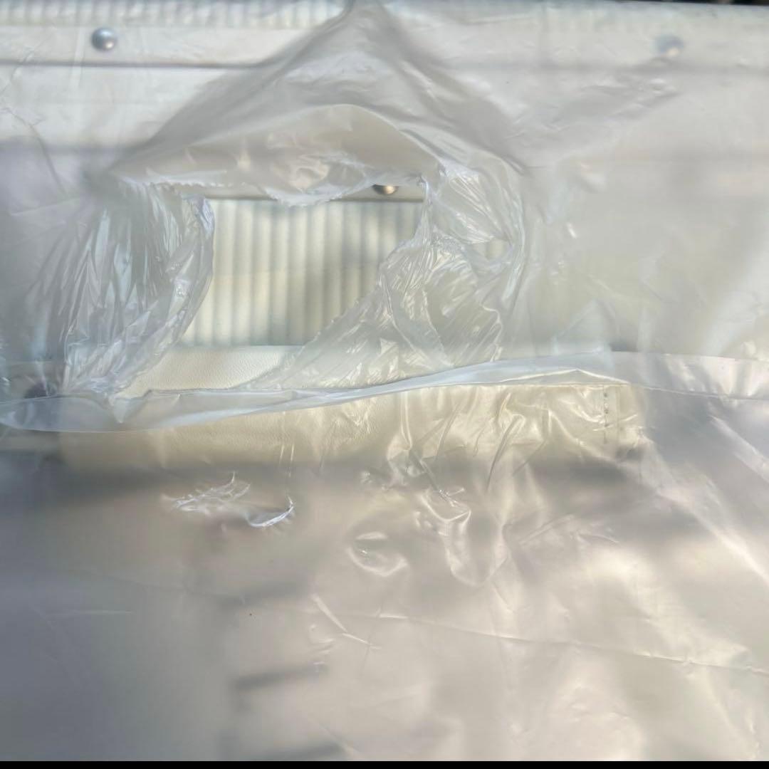 値下げ‼️16日まで‼️ELLE スーツケースホワイトTSAロック　USBポート