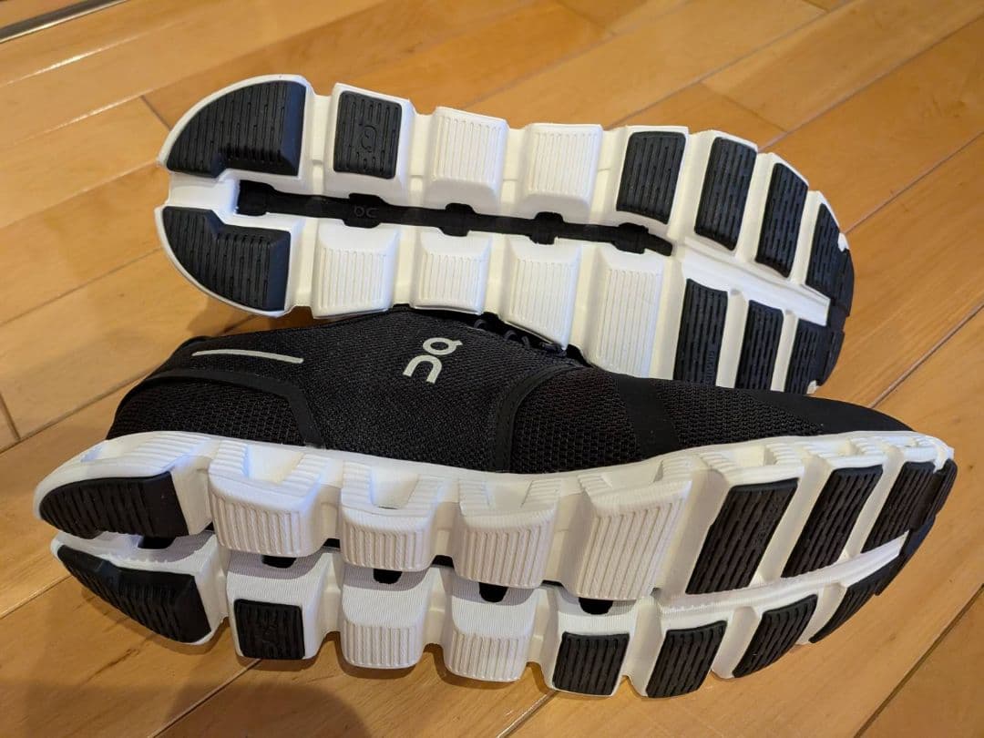 On Cloud5 ブラック スニーカー