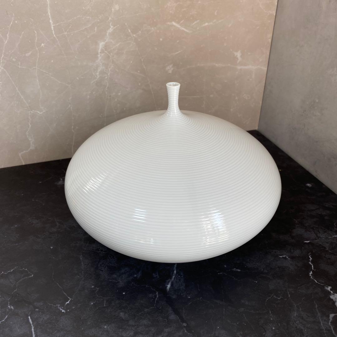 【中尾恭純】　中仙窯　白磁千段　有田焼　白磁線段壺　大　直径30センチ以上