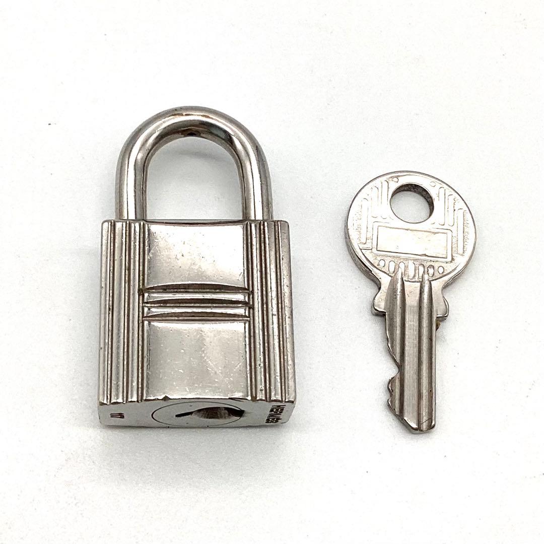 極美品　エルメス　カデナ　パドロック　鍵　no.117 シルバー　男性　女性