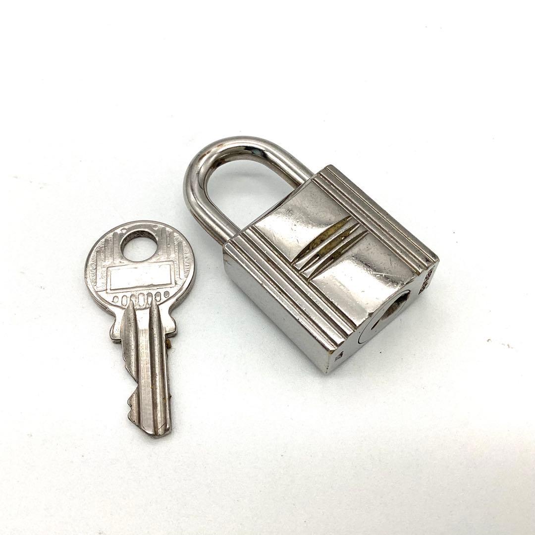 極美品　エルメス　カデナ　パドロック　鍵　no.117 シルバー　男性　女性