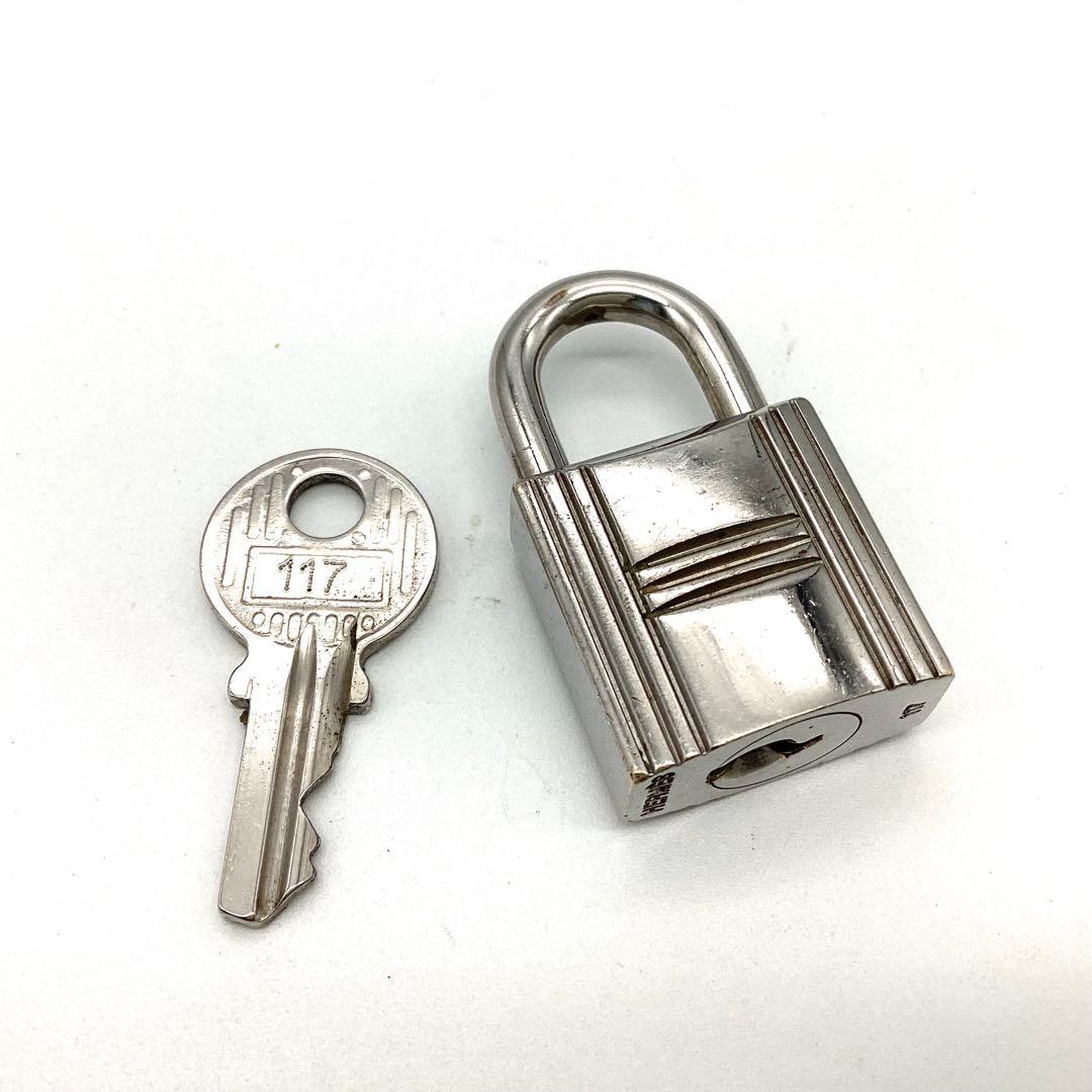 極美品　エルメス　カデナ　パドロック　鍵　no.117 シルバー　男性　女性
