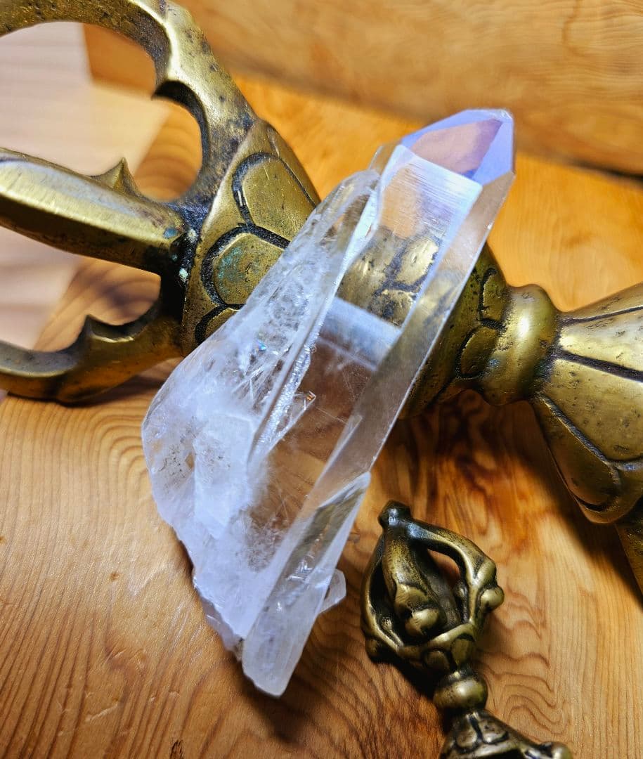 虹入り‼️高い波動‼️ヒマラヤのレムリアン ネパール マカルー産 水晶