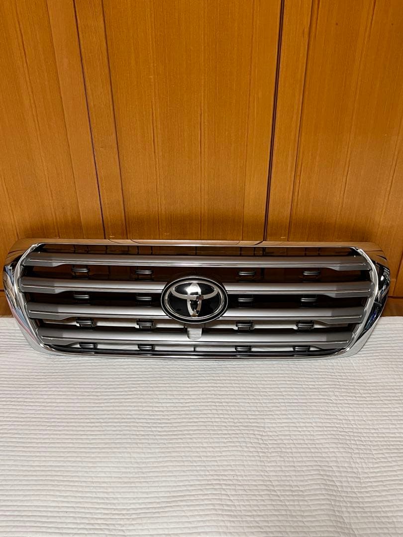 ランドクルーザー200 フロントグリル