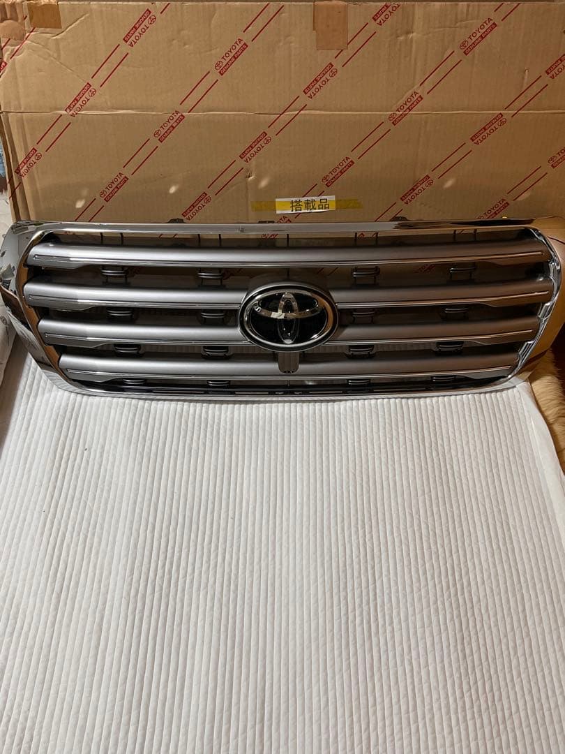 ランドクルーザー200 フロントグリル