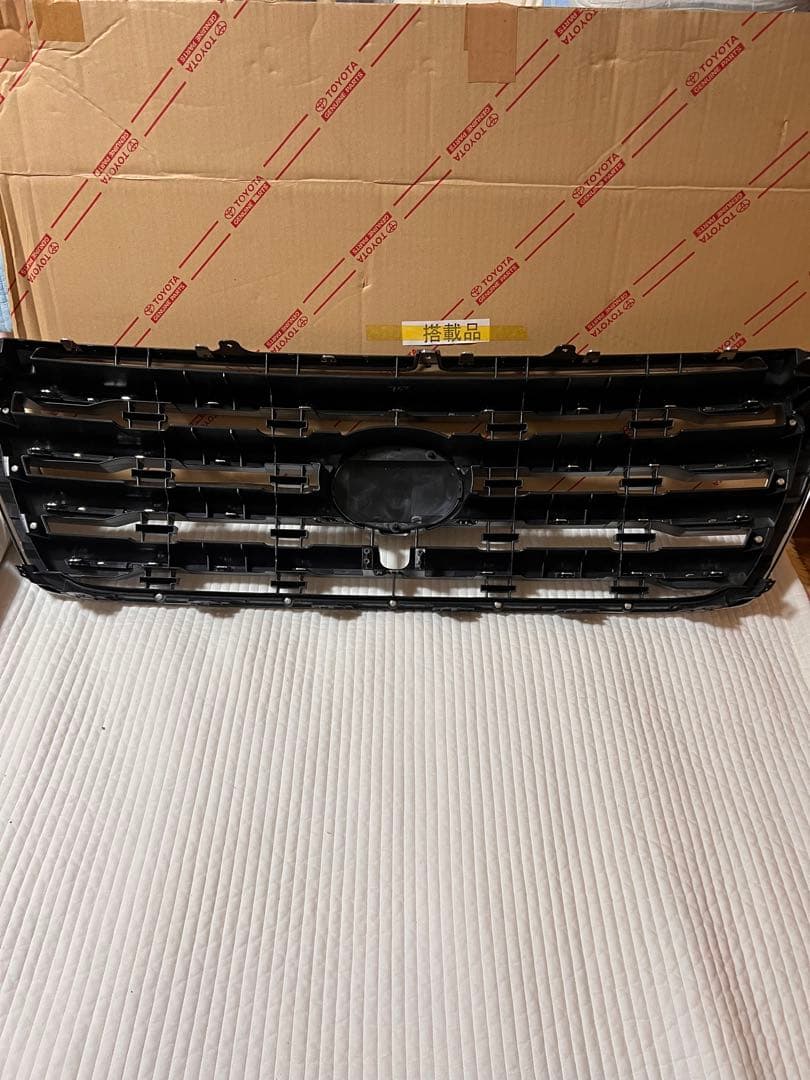 ランドクルーザー200 フロントグリル