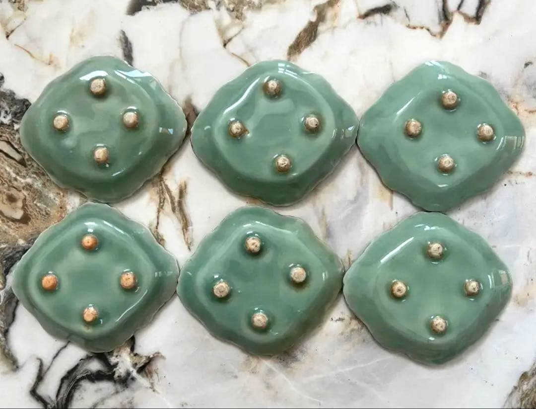 三田青磁 足付き 小皿 豆皿 6枚セット 双鶴 紋様