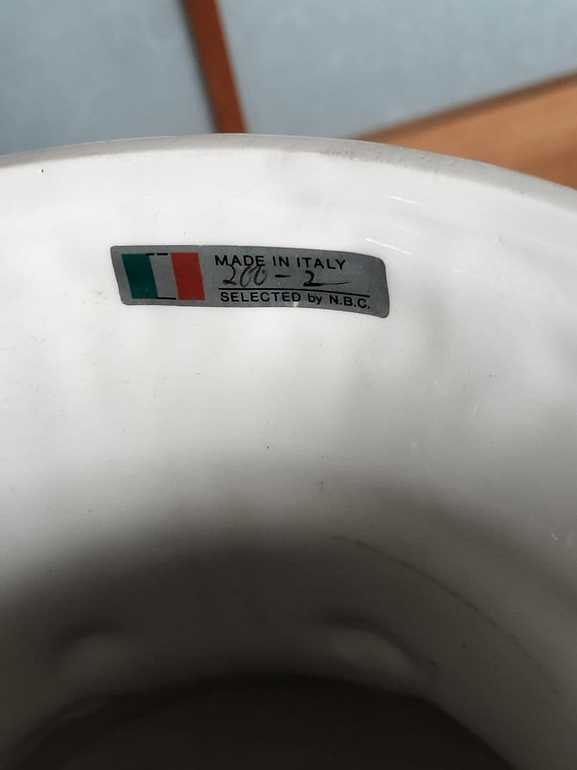 イタリア製の花瓶です。