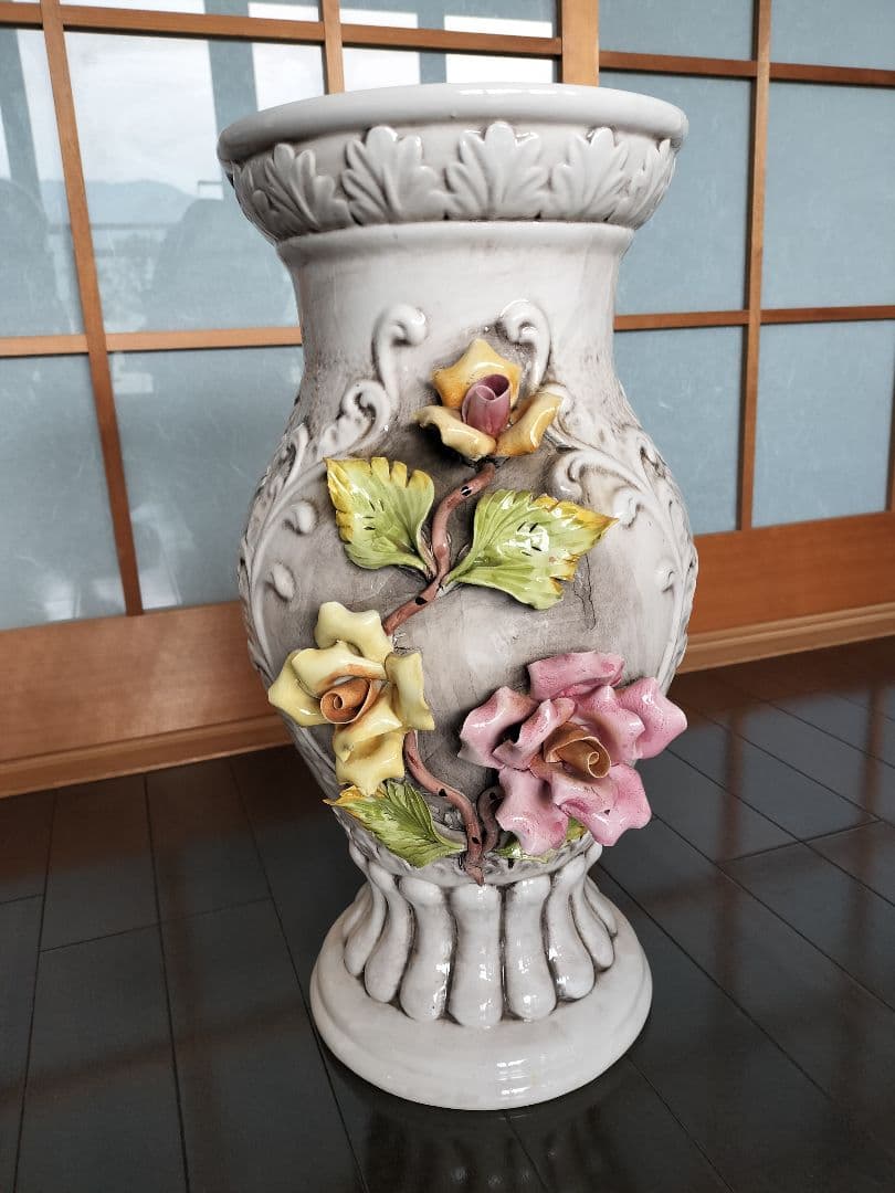 イタリア製の花瓶です。