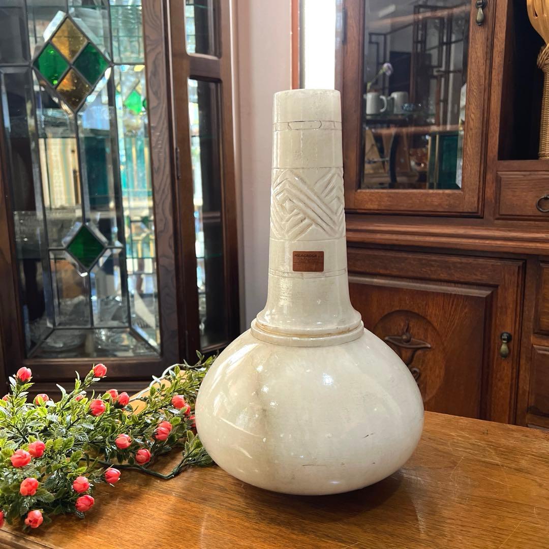 k155 スペイン製 石彫刻のフラワーベース 飾り壺 ホワイト系 アラバスター