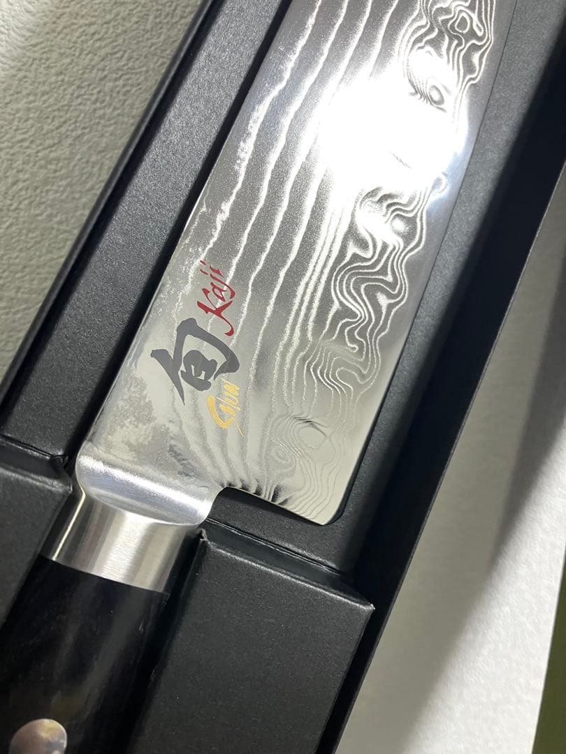 貝印　旬　Kaji 三徳包丁　180mm KDM0004 新品未使用