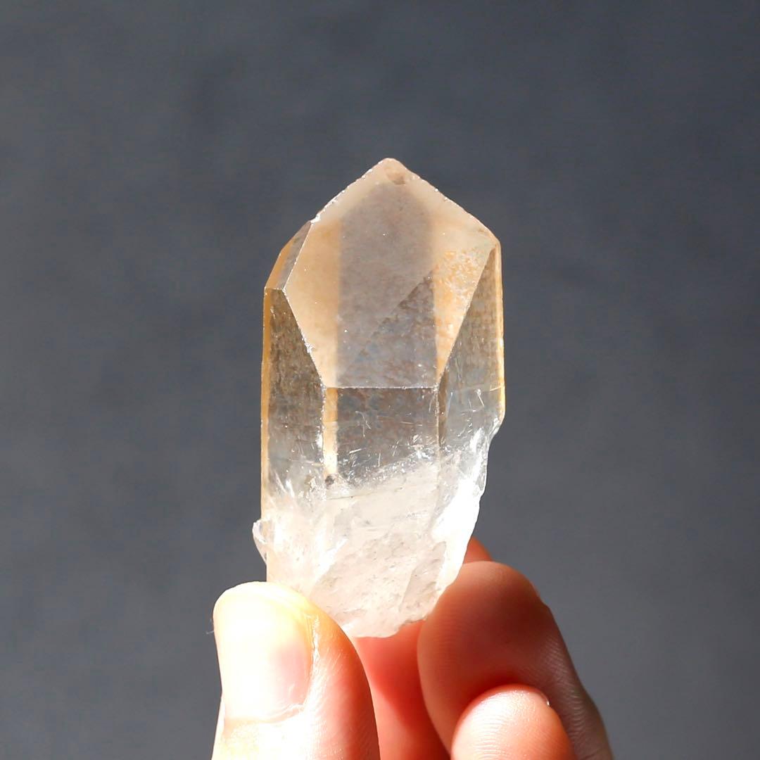 ゴールデンヒーラー クォーツ 原石 水晶 鉱物 希少石 天然石