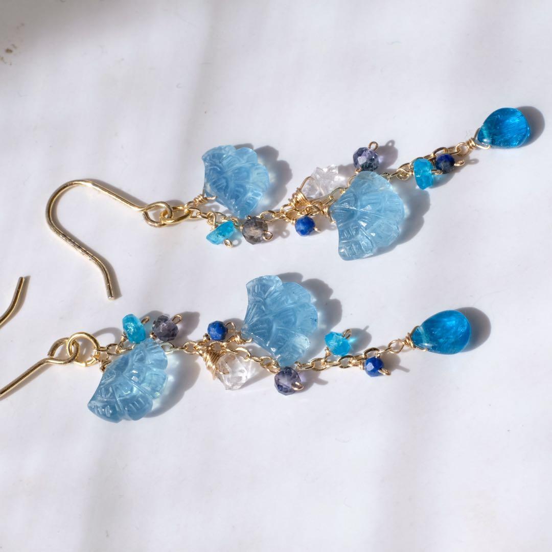 みっちゃん ♦︎14kgfアクアマリンフリルカービングピアス