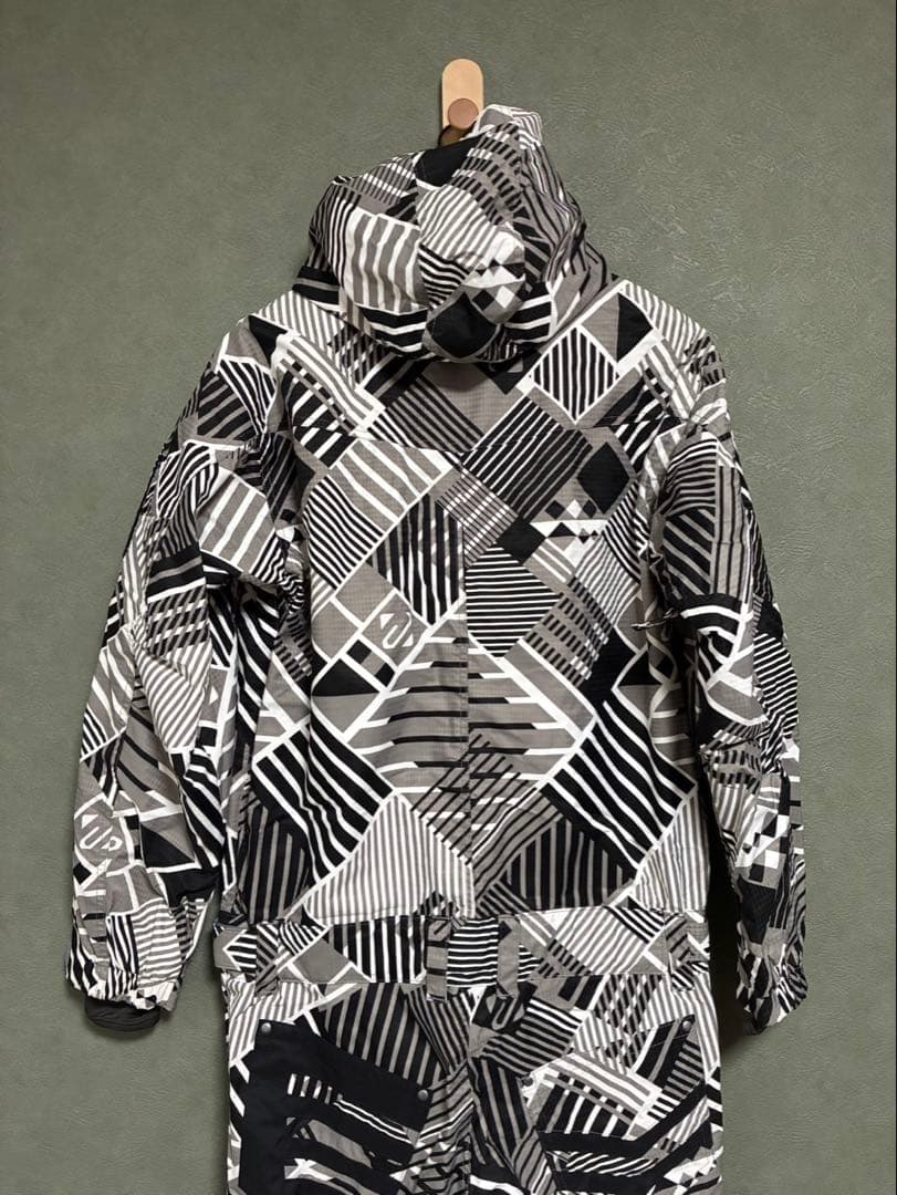 【美品】 ESTIVOエスティボ　スノーボードウェア　つなぎ　ジャンプスーツ　M