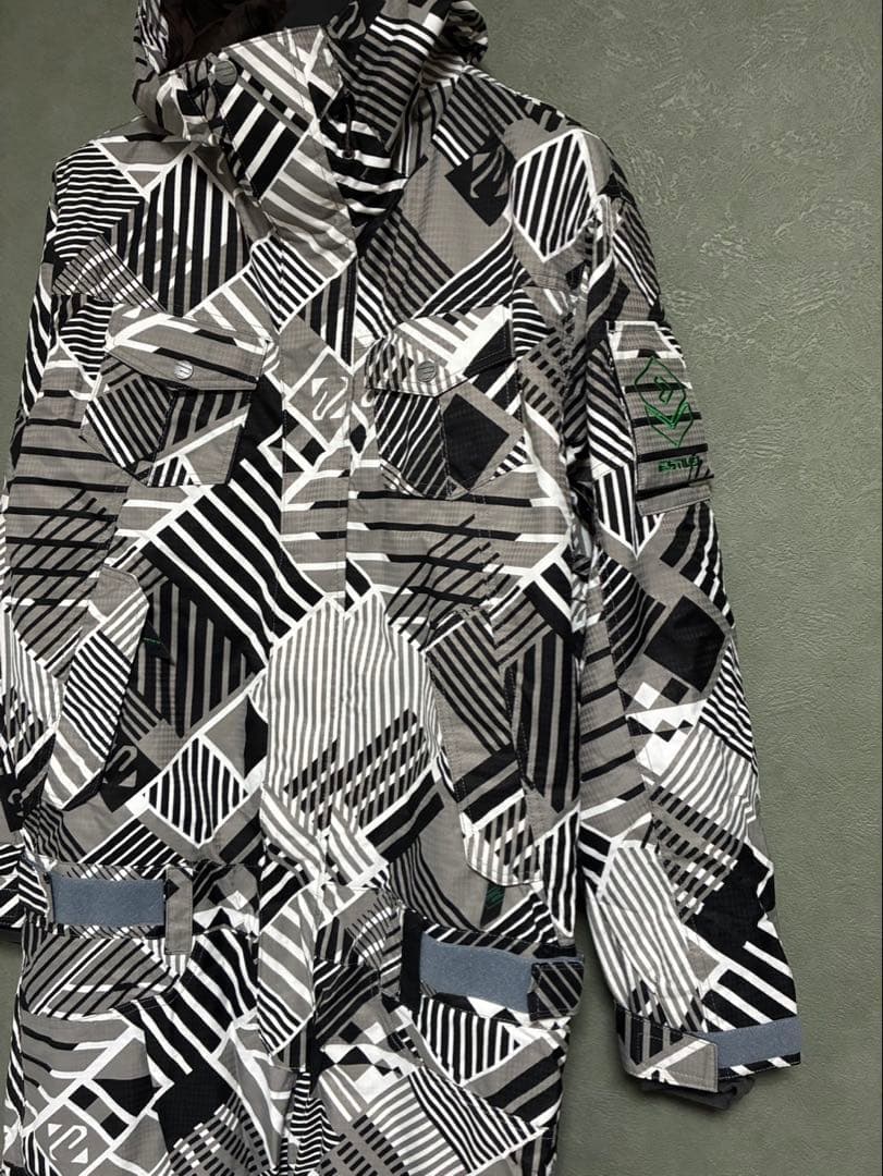 【美品】 ESTIVOエスティボ　スノーボードウェア　つなぎ　ジャンプスーツ　M