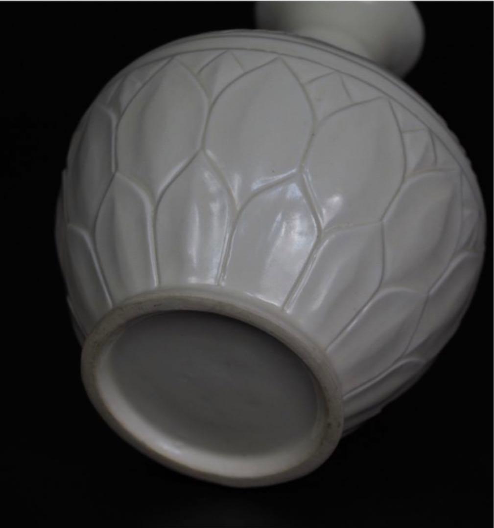 送料無料　定州白磁陰刻蓮弁花瓶　中国古玩