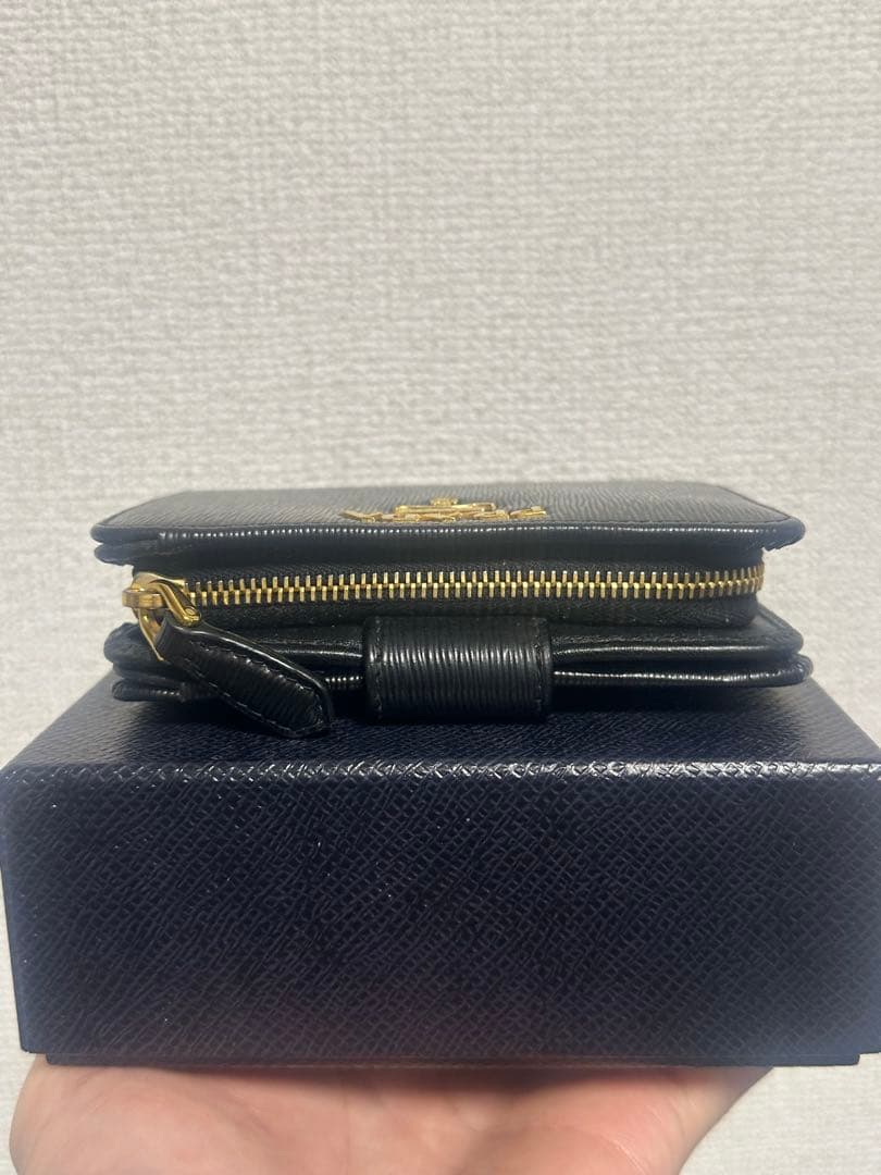 PRADA サフィアーノ二つ折り財布 ブラック