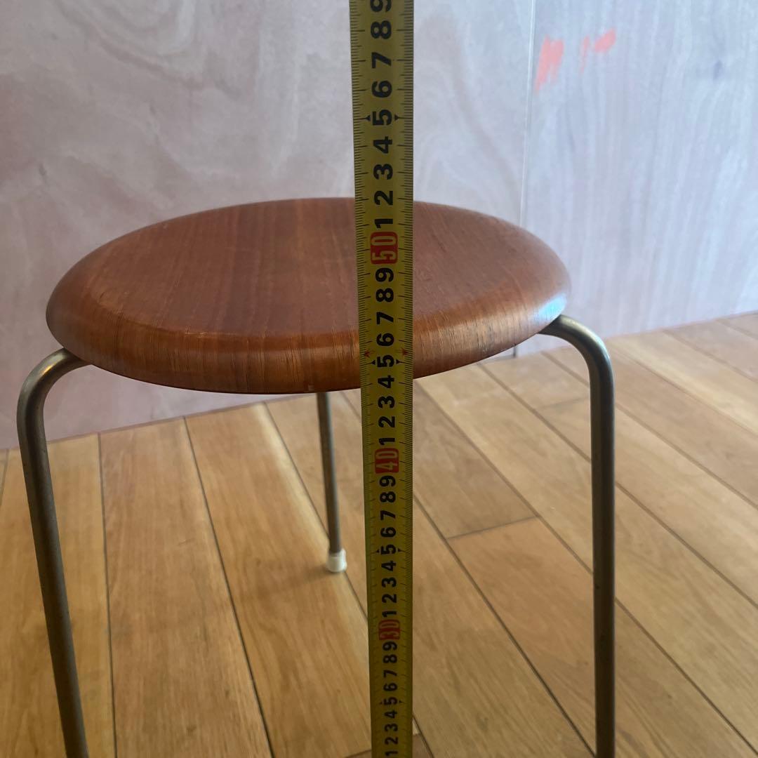 アルネヤコブセン　ドットスツール