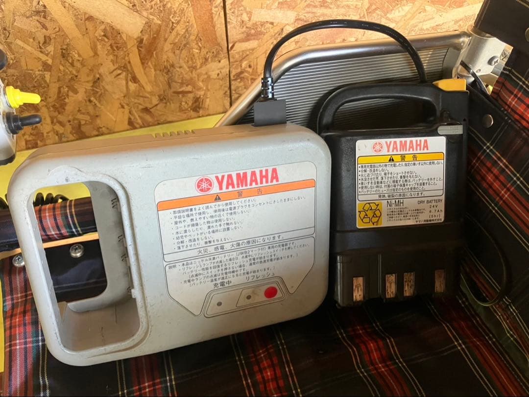 M*s様 YAMAHA電動車椅子　バッテリー2個　充電器付