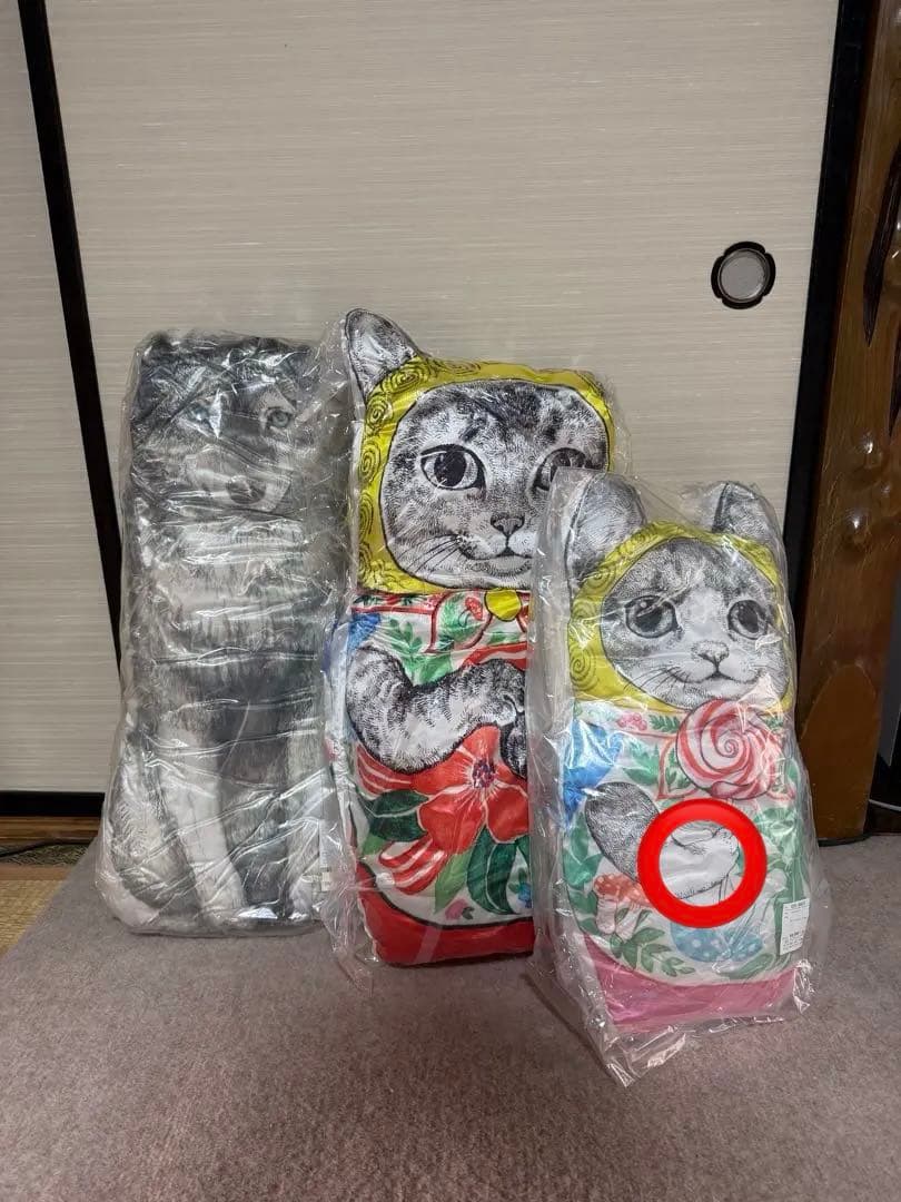 ヒグチユウコ　コネコリョーシカ　クッション