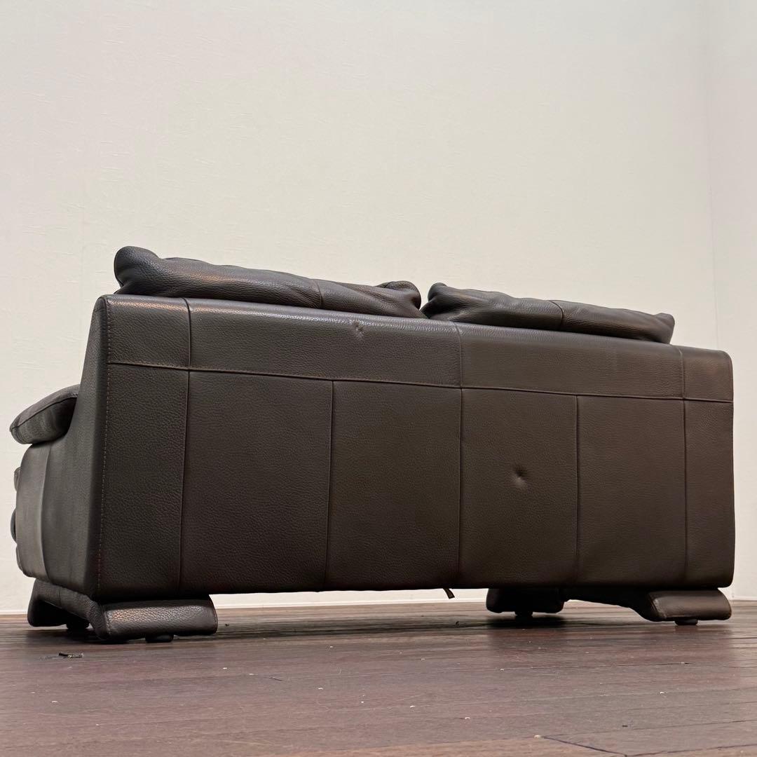 H112K72 IDC大塚家具 L/S コンフォート 黒革張り 3人掛けソファ