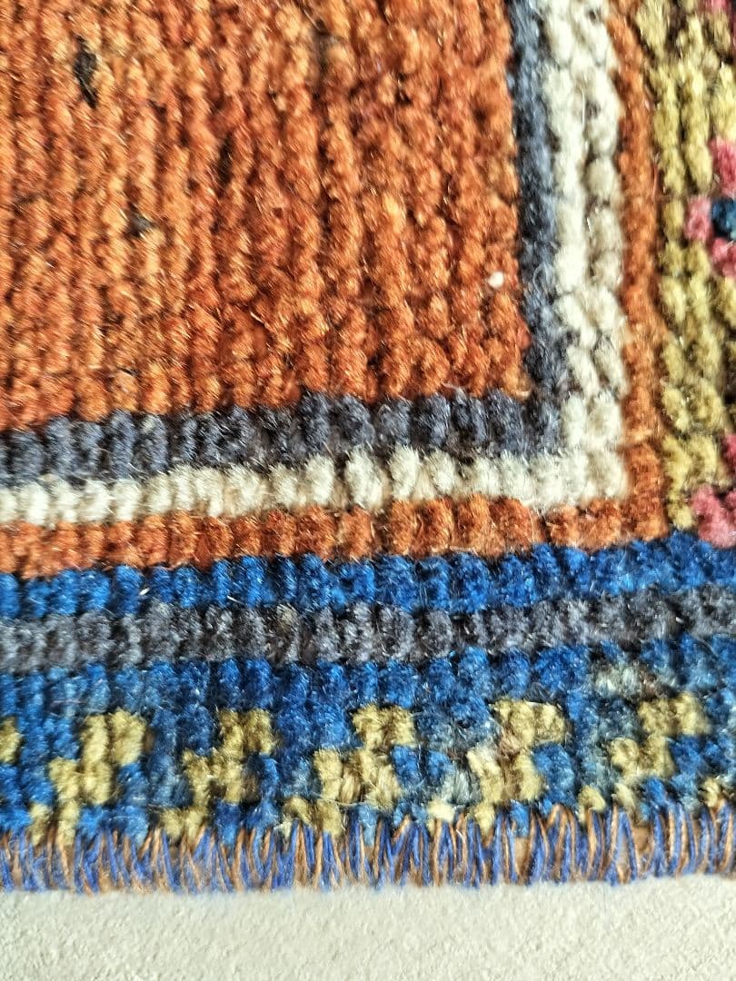 ブラウンとロイヤルブルーのヴィンテージトルコラグ　No.726