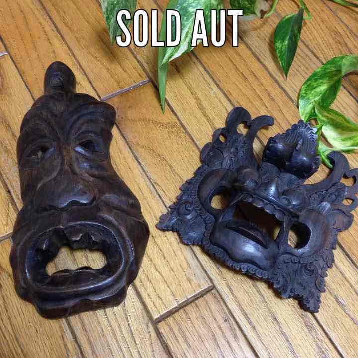 SOLD AUT アジアン お面 右のみ
