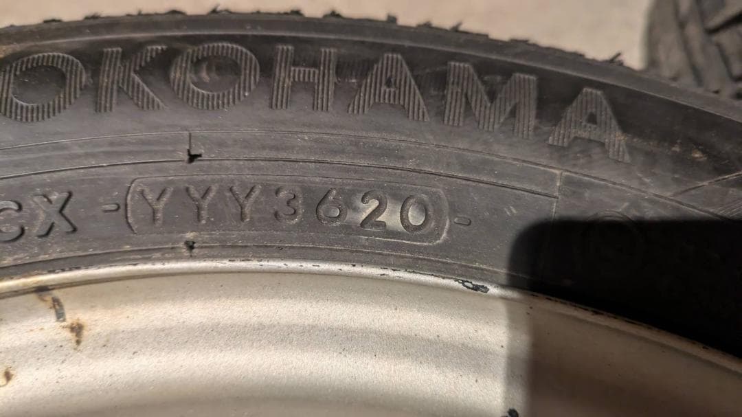 YOKOHAMA 165 65 14　2020年　軽自動車　スタッドレスタイヤ