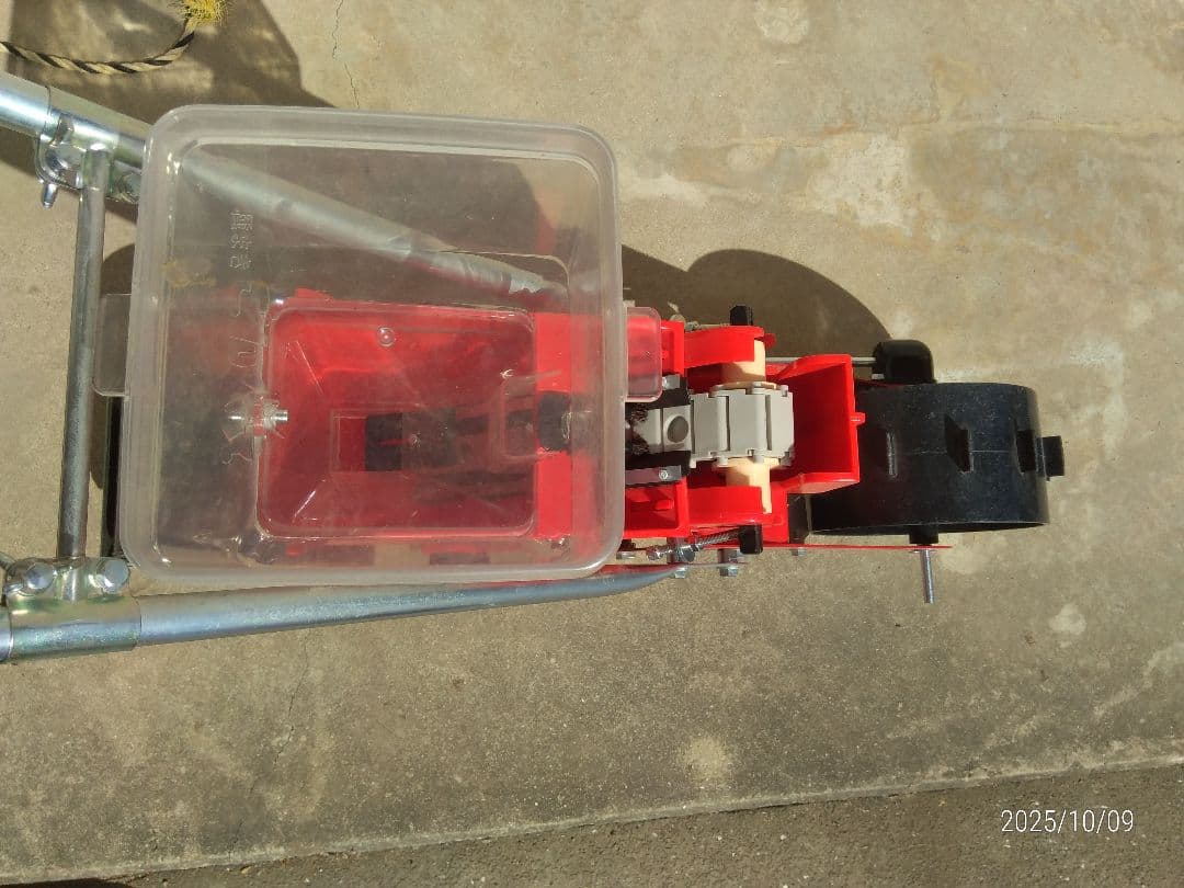 種まき機　 向井工業ゴンベイ HG-300E 手押し式