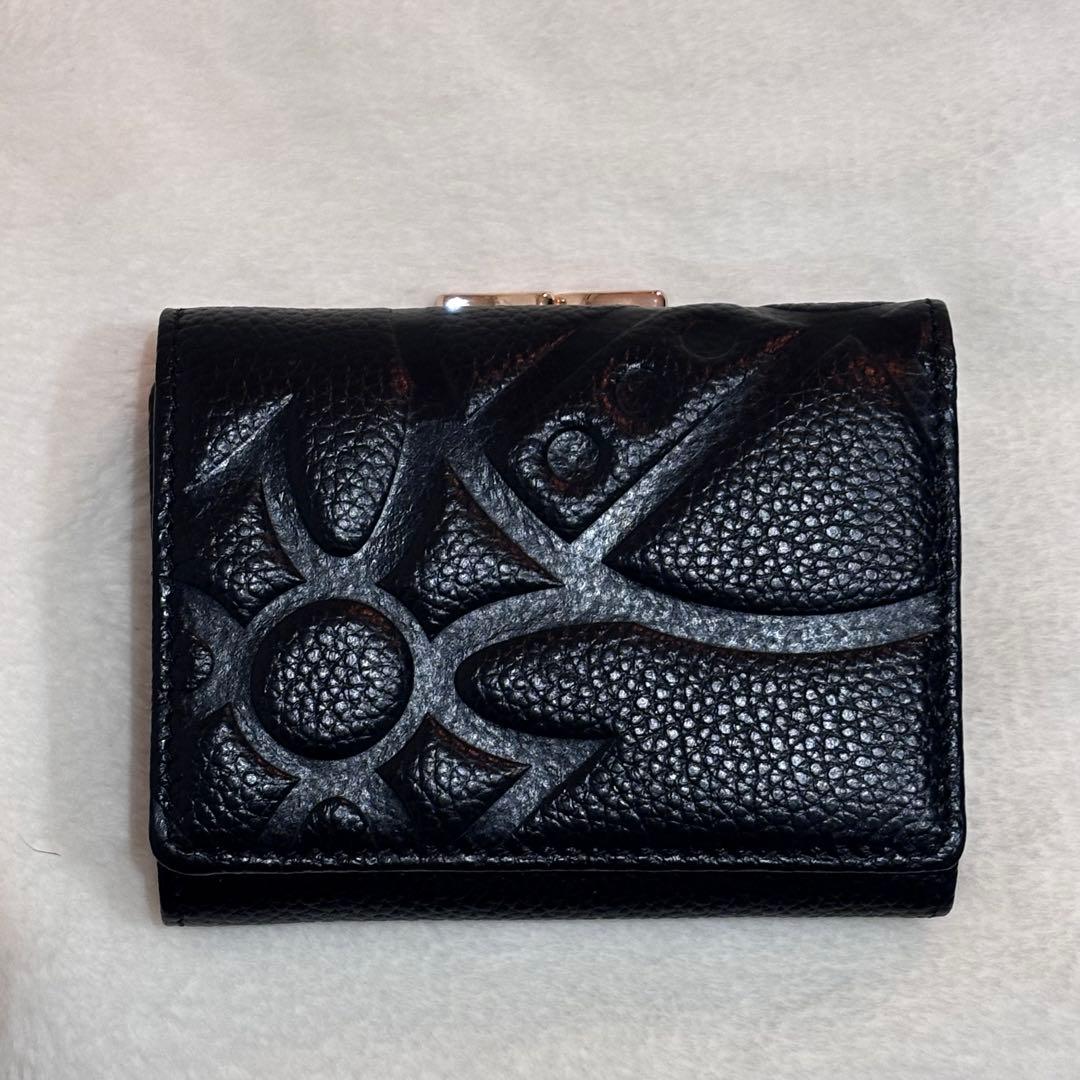 Vivienne Westwood オーブ型押し がま口3つ折り財布
