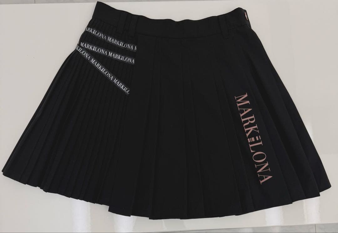 【新作！】 MARK&ELONA ブラック プリーツスカート