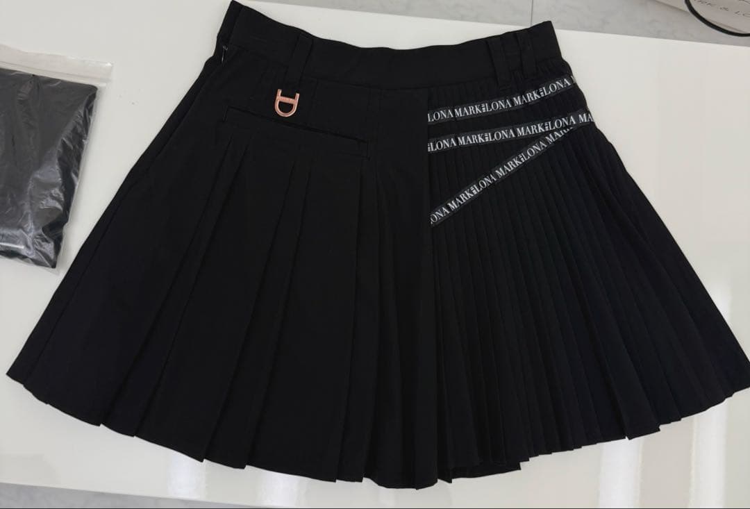 【新作！】 MARK&ELONA ブラック プリーツスカート