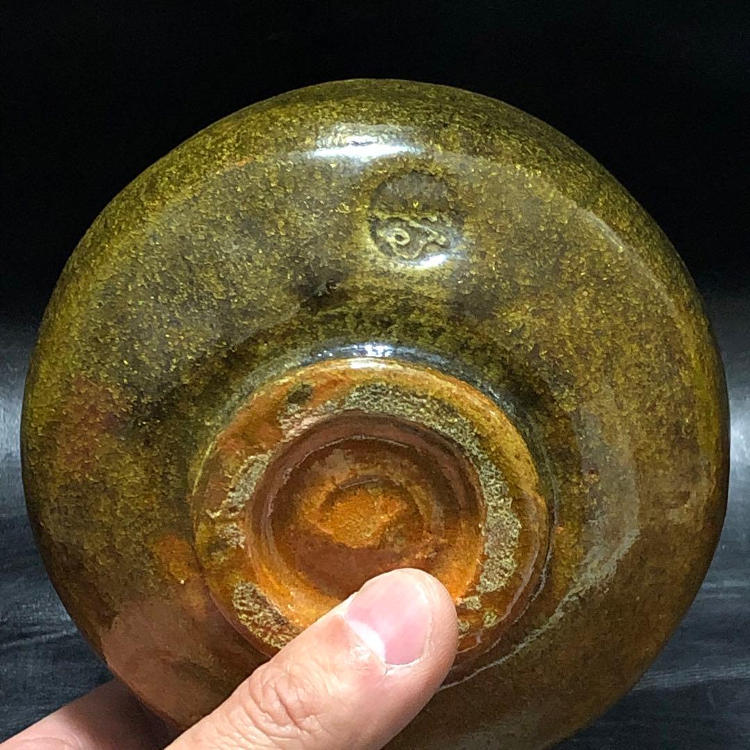 究極の古美術◆蔵から2色の飴色の釉薬がかけられた美しい抹茶茶碗が出てきた。茶道具