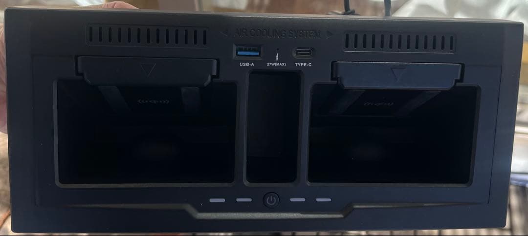 ランドローバー　ディフェンダー　ワイヤレス充電