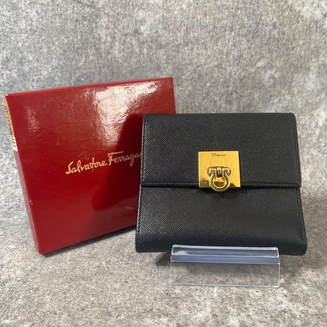 美品　フェラガモ　折り財布　ガンチーニ　サフィアーノレザー　ブラック　黒
